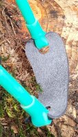 Steinschleuder / Zwille "Deluxe" - stabiler Metallrahmen - HighTec Gummiband - ergonomisch geformter Griff + 200 Metallkugeln