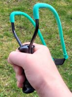 Steinschleuder / Zwille "Fun" - stabiler Metallrahmen - HighTec Gummiband - ergonomisch geformter Griff - 200 Eisenkugeln