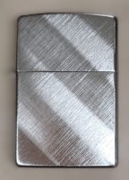 Original Zippo Feuerzeug - "Diagonal Wave" - Benzinfeuerzeug - Sturmfeuerzeug - Chrome Gebürstet mit Wellenmuster