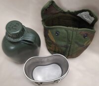 NL Holländische Feldflaschen Set - ca. 0,8 Liter - Kunststoff - inkl. Metall Becher mit Klappgriffen - NL Tarn - Original Militär